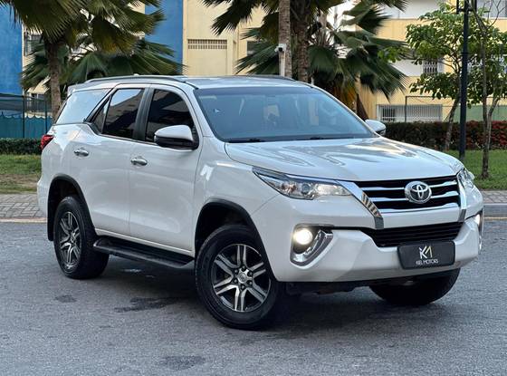TOYOTA HILUX SW4 2.7 SRV 7 LUGARES 4X2 16V FLEX 4P AUTOMÁTICO